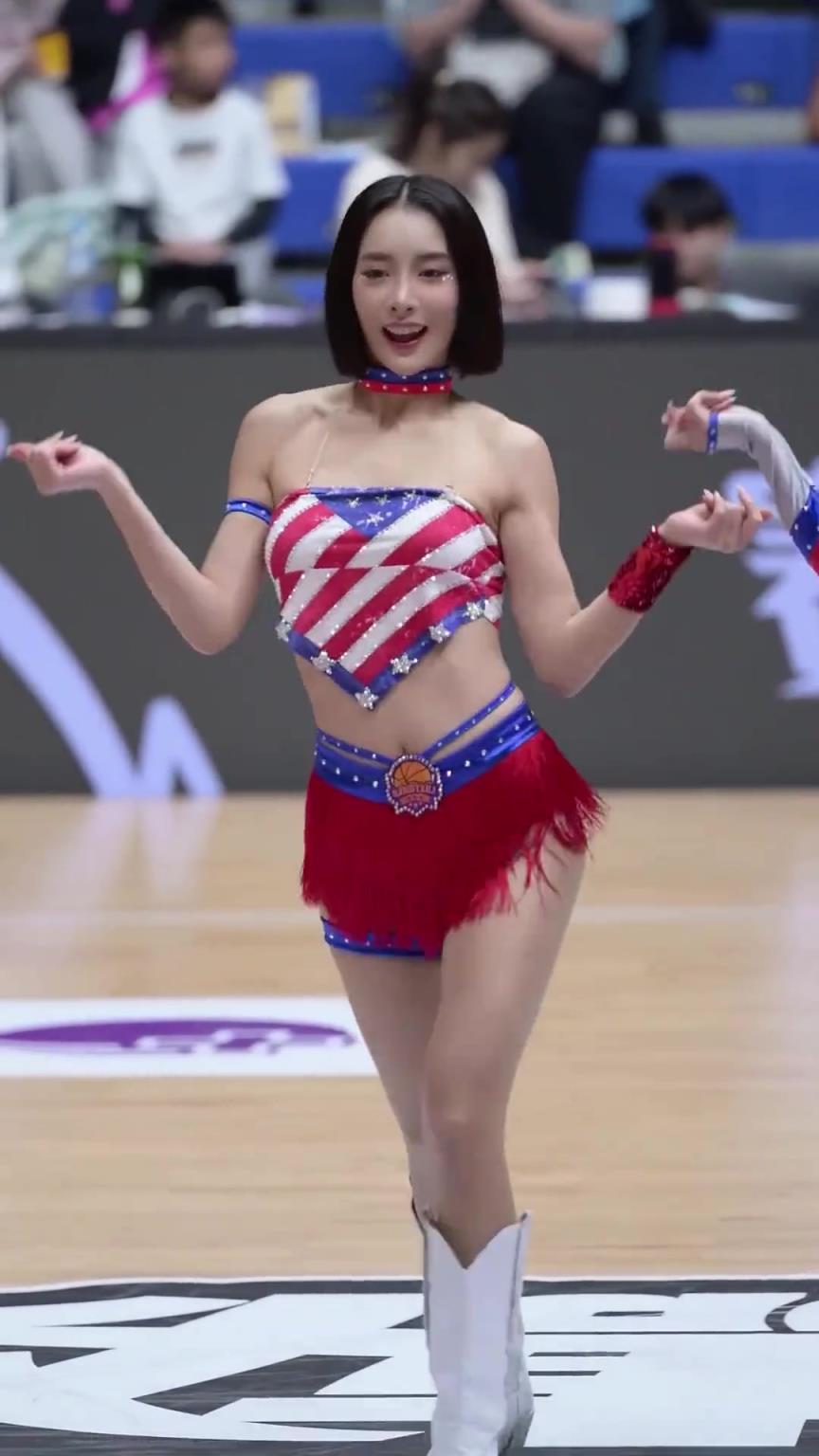 太離譜了 ！幾乎是完美女人！